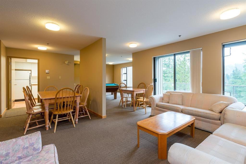 Villa Greyhawk By Outpost Whistler Extérieur photo