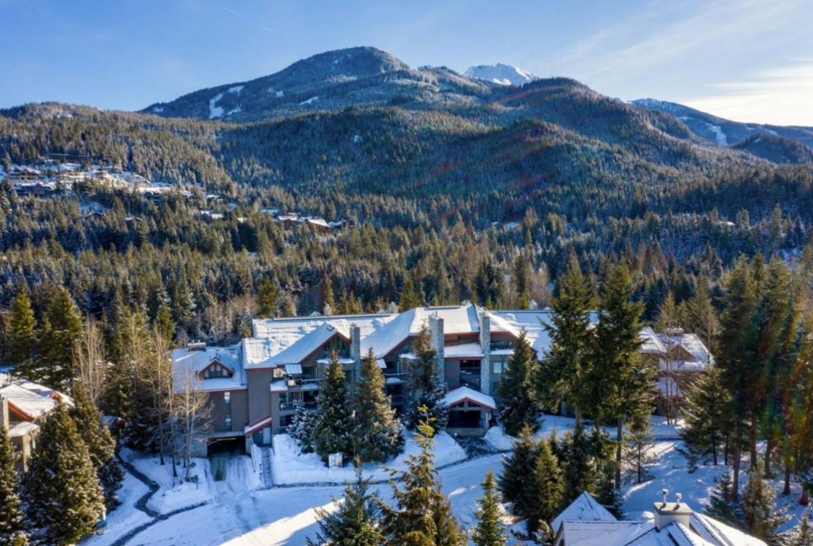 Villa Greyhawk By Outpost Whistler Extérieur photo