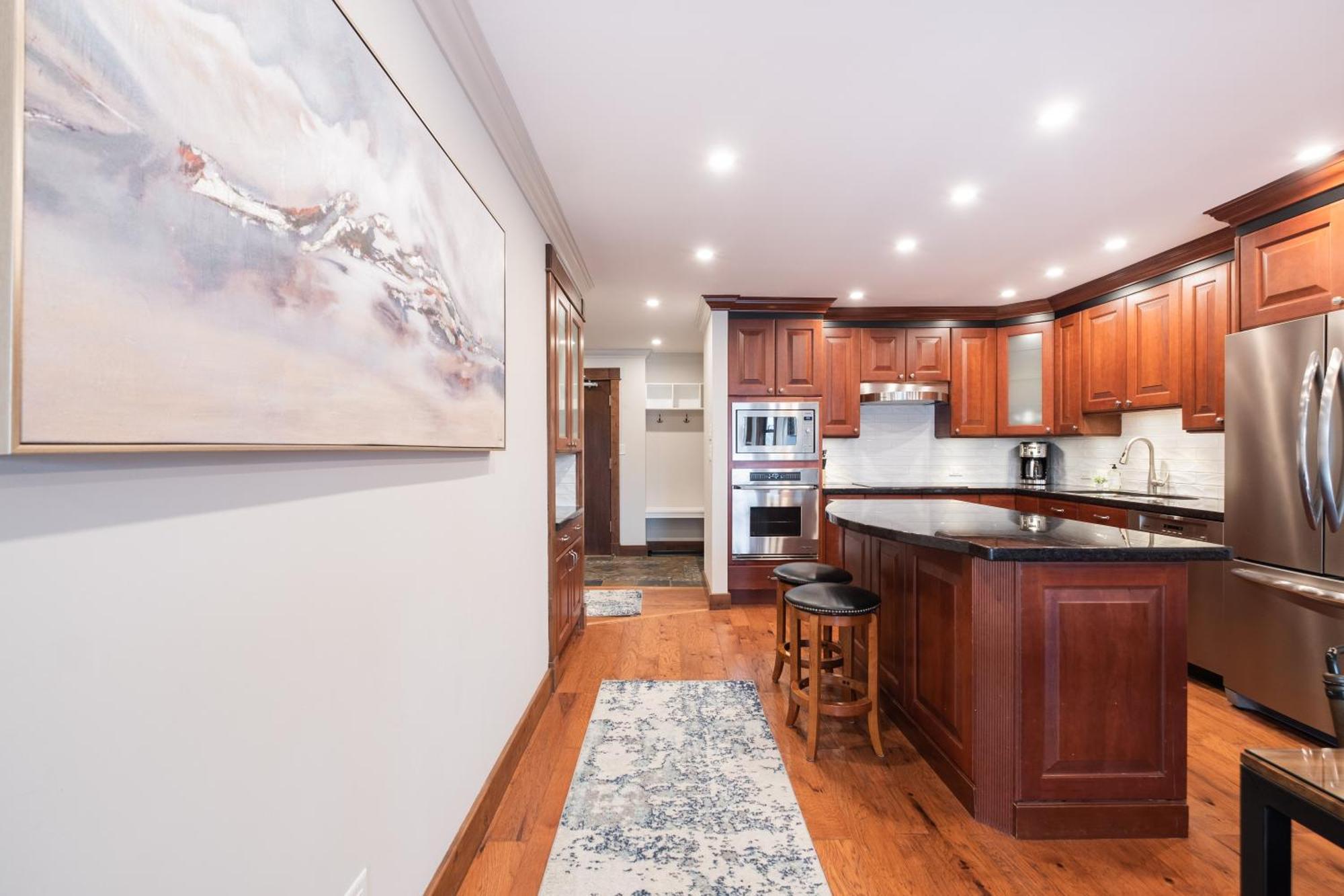 Villa Greyhawk By Outpost Whistler Extérieur photo