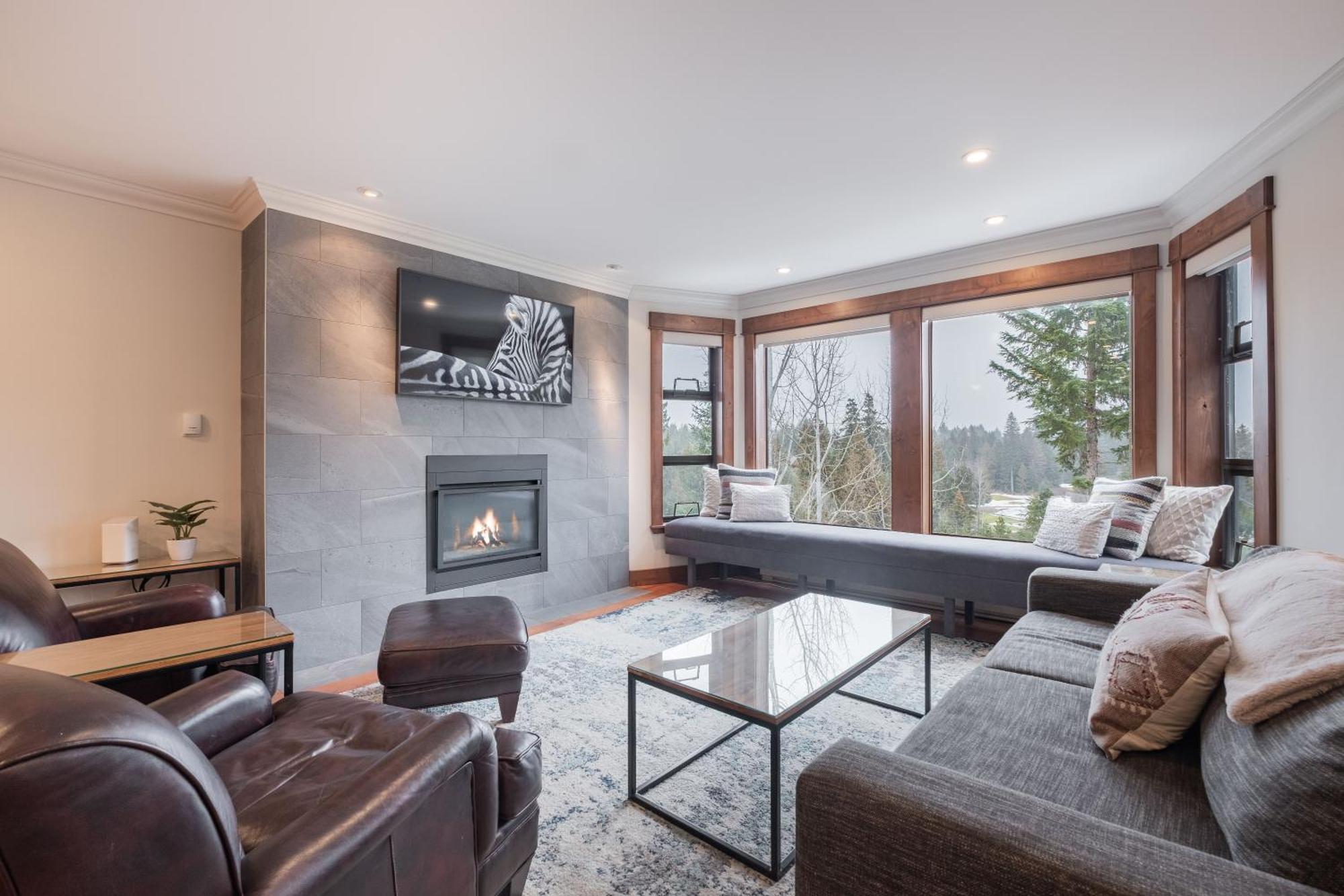 Villa Greyhawk By Outpost Whistler Extérieur photo