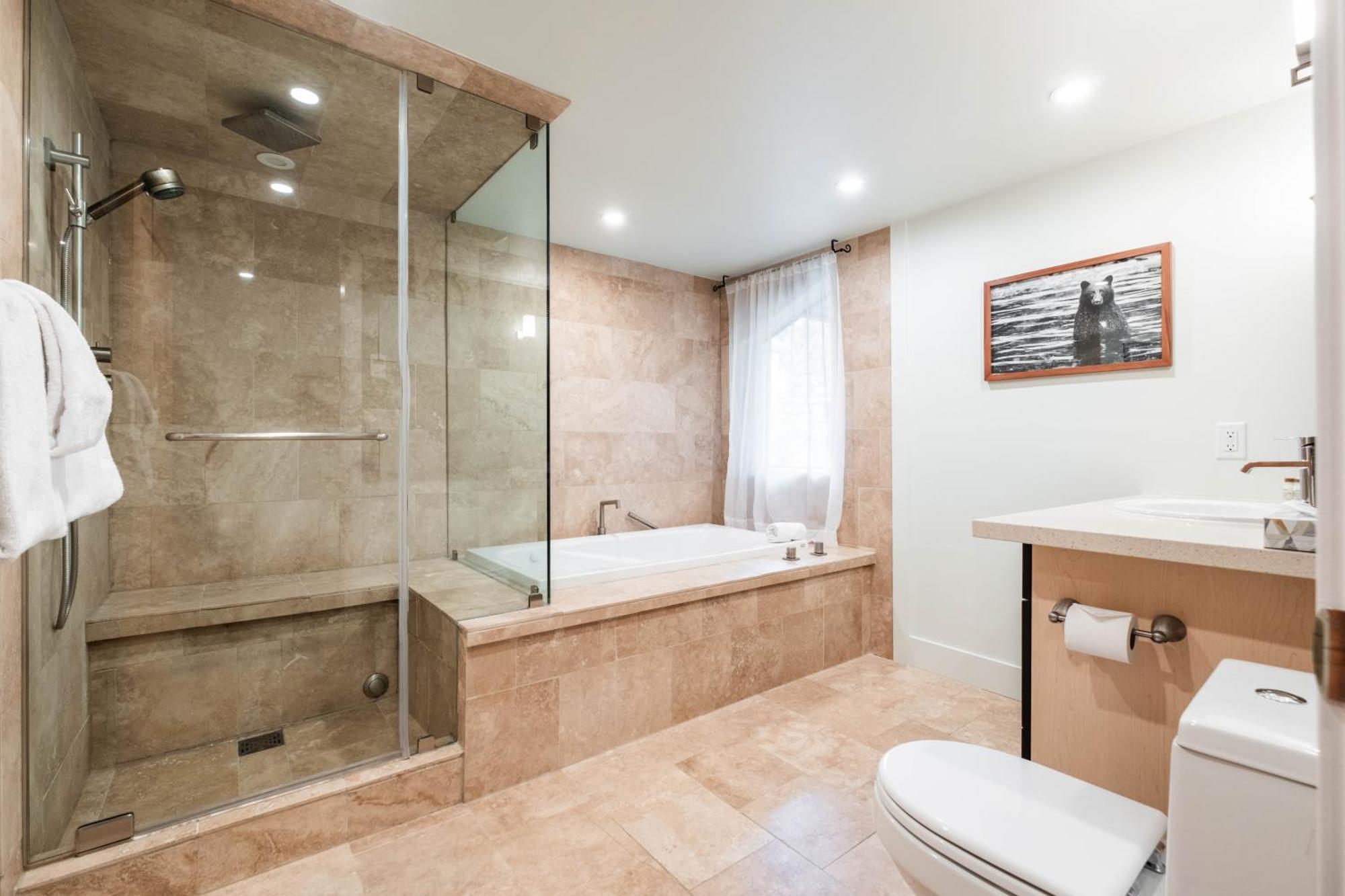 Villa Greyhawk By Outpost Whistler Extérieur photo