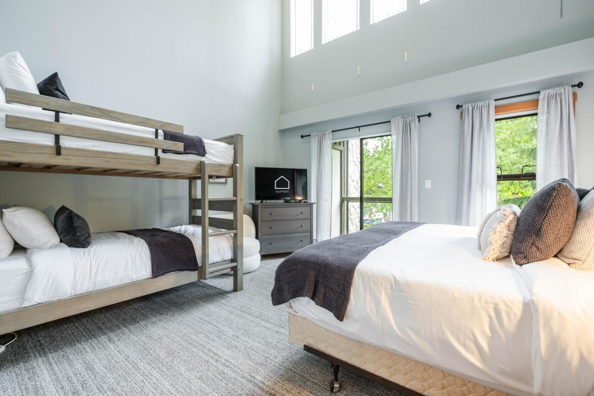 Villa Greyhawk By Outpost Whistler Extérieur photo
