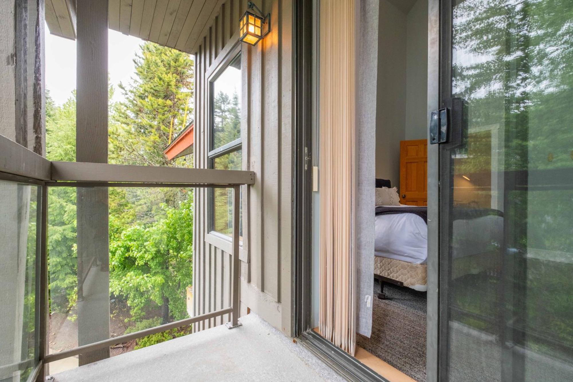 Villa Greyhawk By Outpost Whistler Extérieur photo