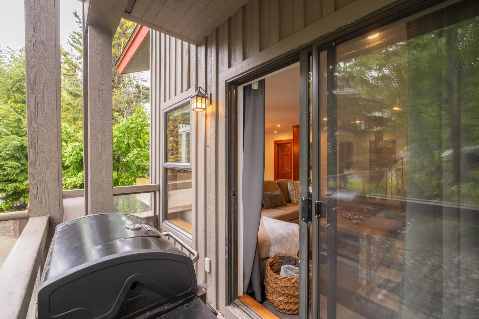 Villa Greyhawk By Outpost Whistler Extérieur photo
