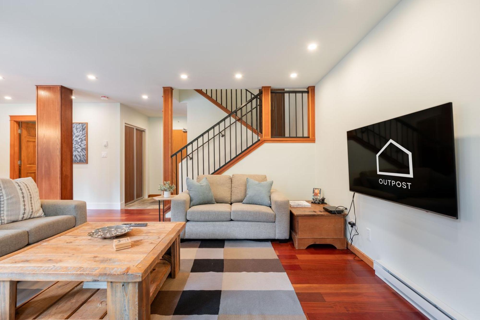 Villa Greyhawk By Outpost Whistler Extérieur photo