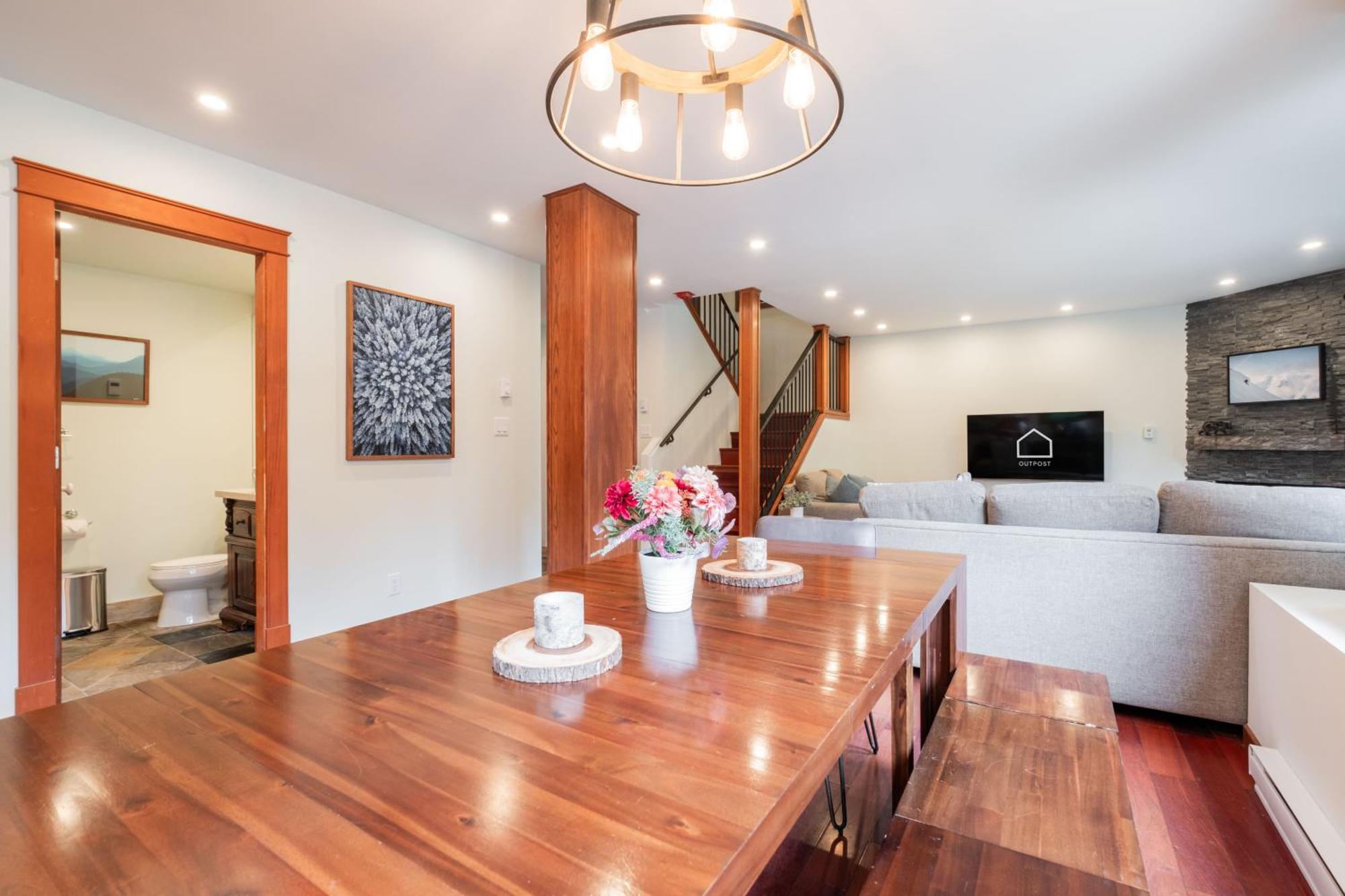 Villa Greyhawk By Outpost Whistler Extérieur photo