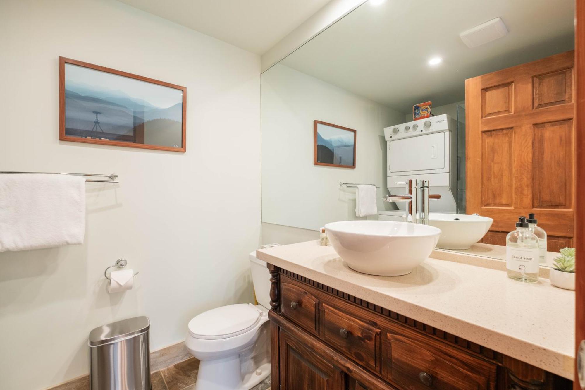 Villa Greyhawk By Outpost Whistler Extérieur photo