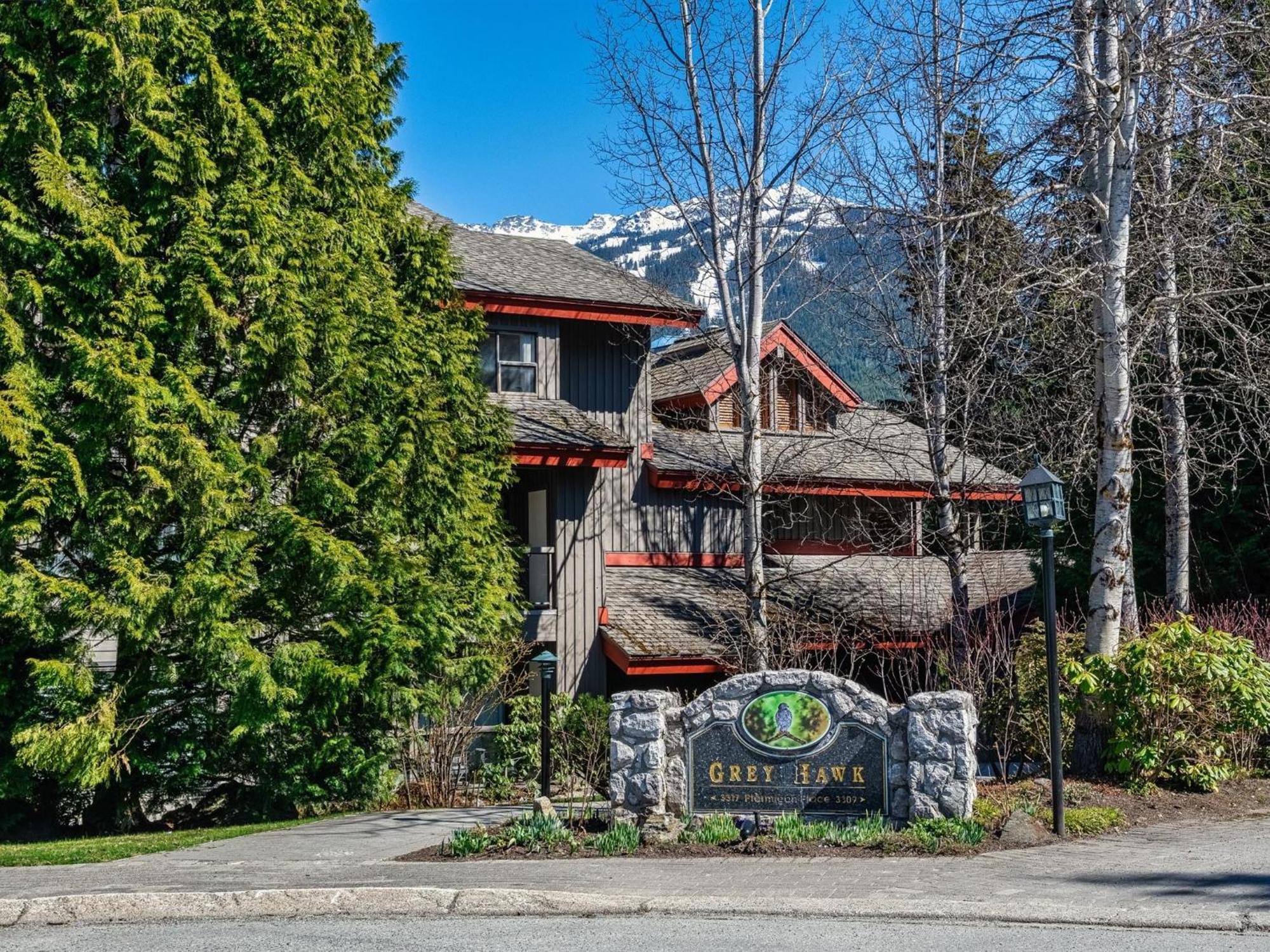 Villa Greyhawk By Outpost Whistler Extérieur photo