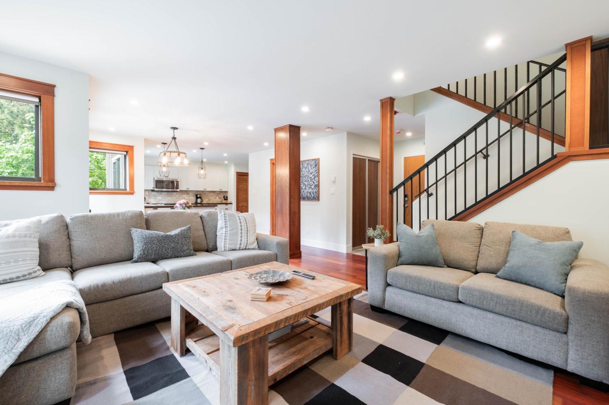 Villa Greyhawk By Outpost Whistler Extérieur photo