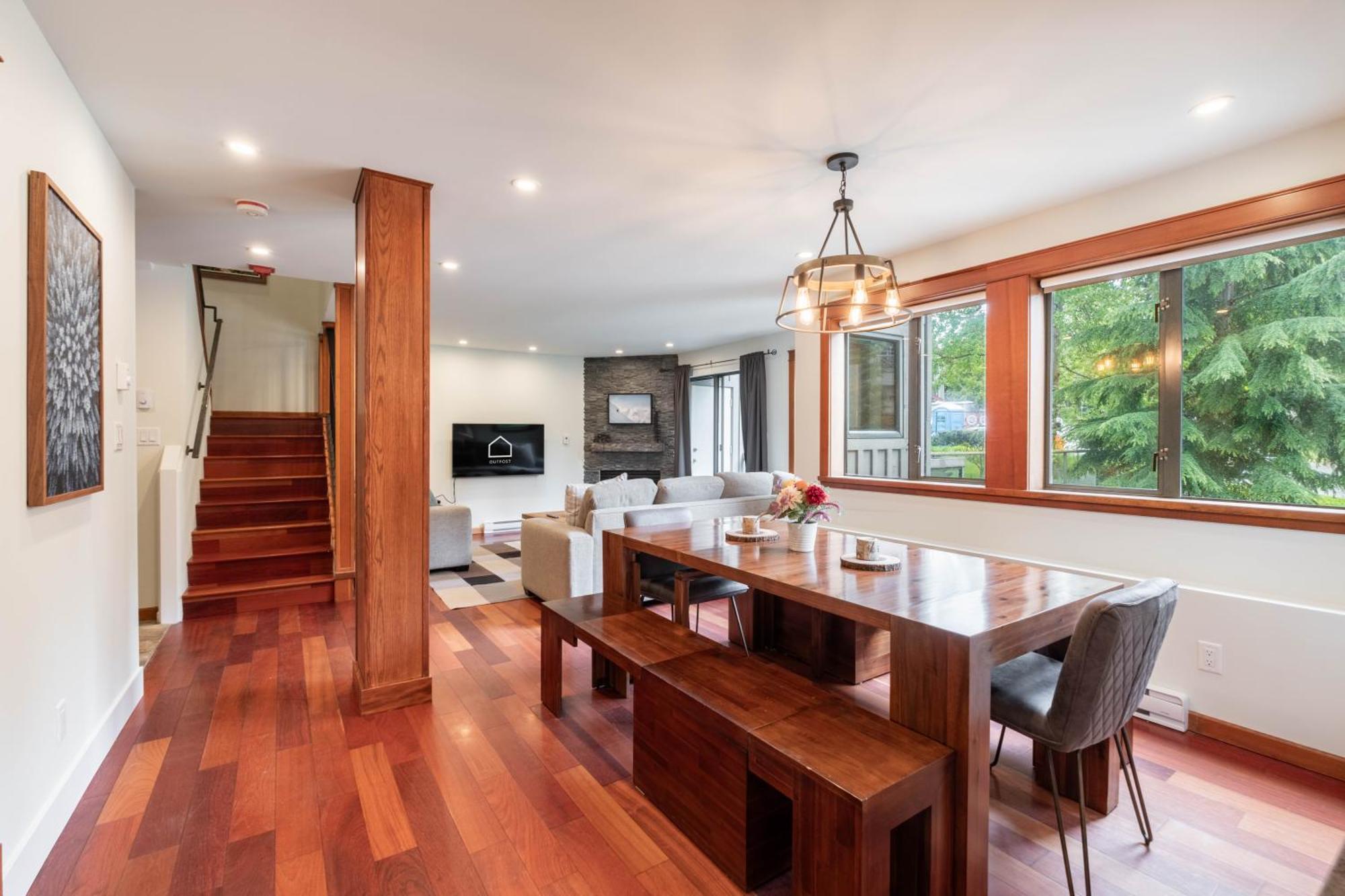 Villa Greyhawk By Outpost Whistler Extérieur photo