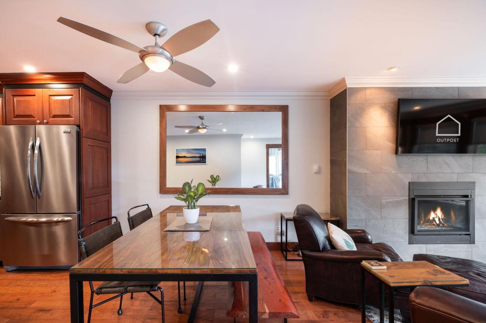 Villa Greyhawk By Outpost Whistler Extérieur photo